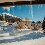 Tirol Mit Hallenbad Und Sauna By Monicare شقة